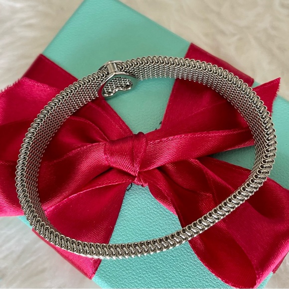 Tiffany and Co. Somerset Mesh Heart Stretch Bracelet - Picture 10 of 10